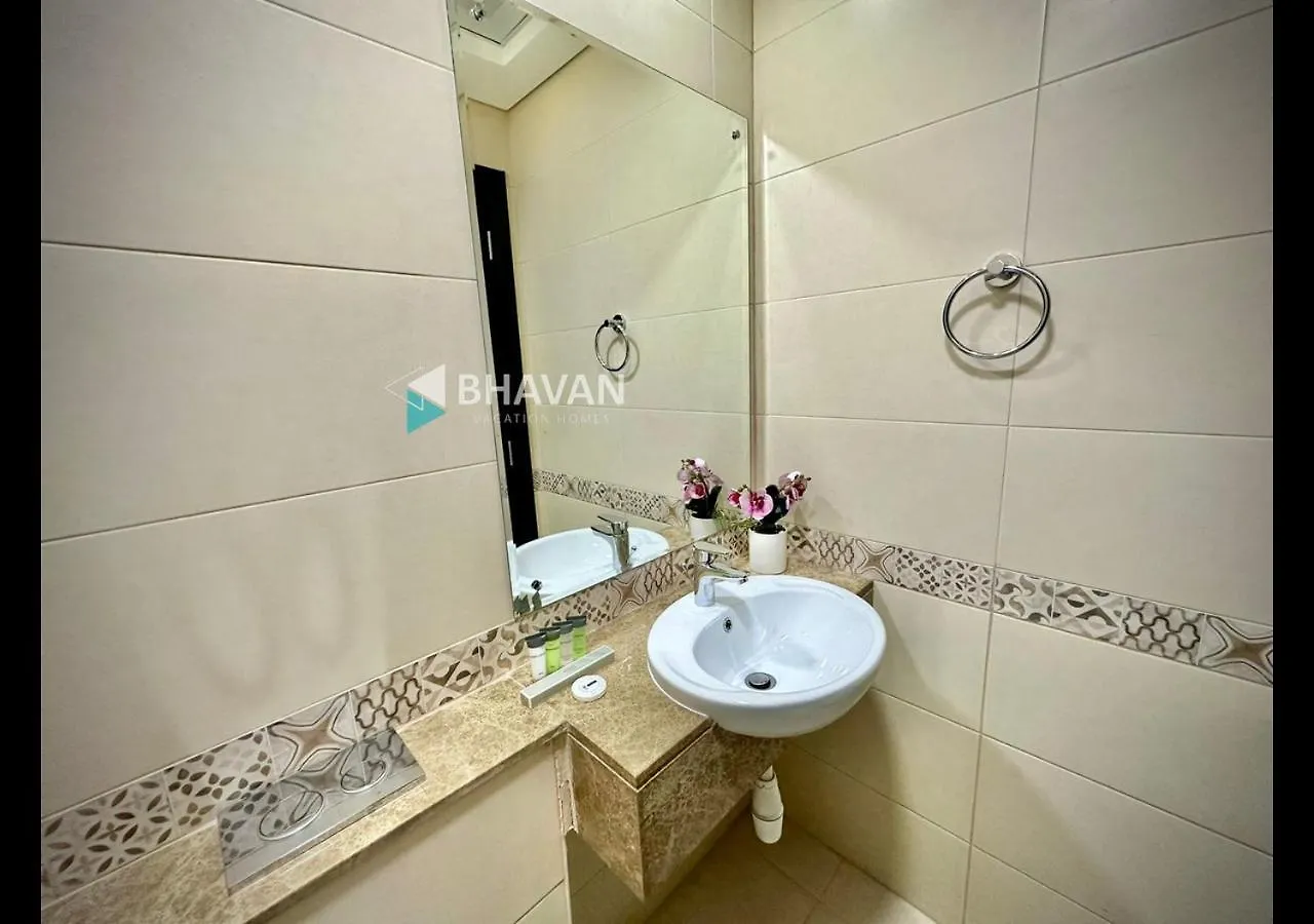Апартаменты One Br In Court Tower With Beautiful City And Canal View Дубай